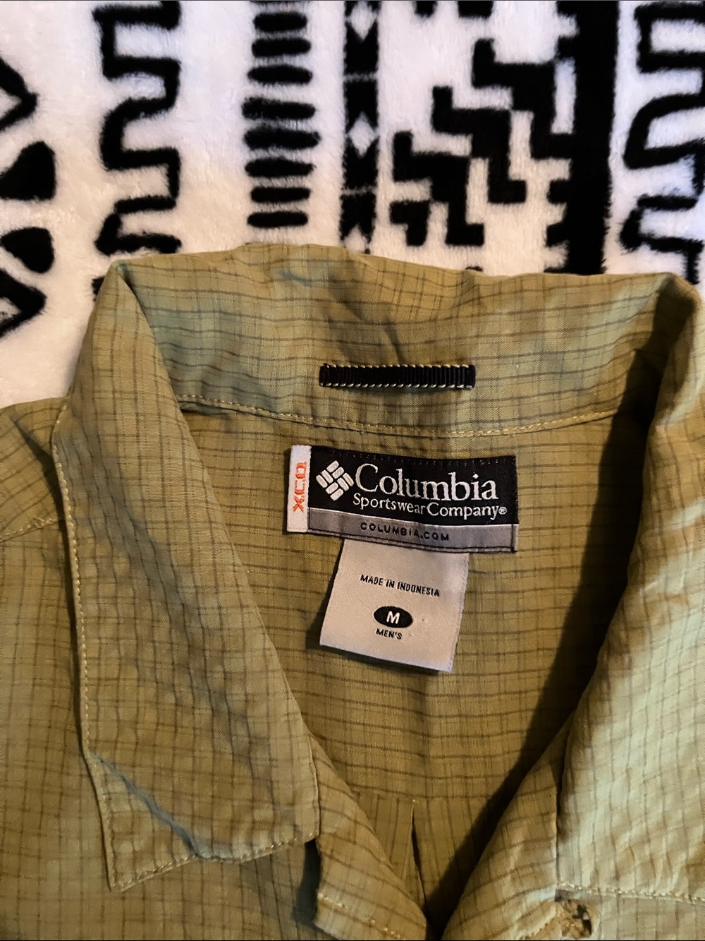 Columbia Men's Olive Green Plaid Casual Button-Down Shirt